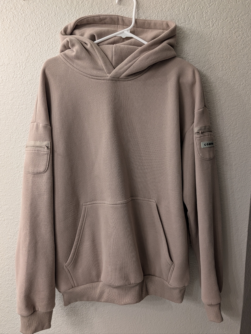 Comfrt Travel Essentials Hoodie Size Medium